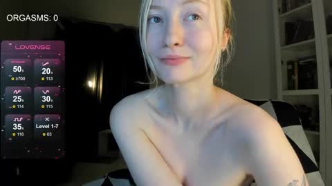 SOPHIE online show from December 19, 10:38 pm