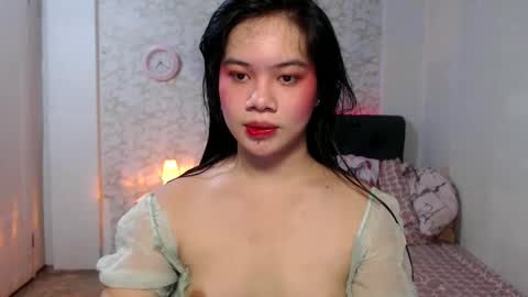 geneviev online show from December 6, 11:17 am
