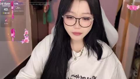 gorgeous girl33 online show from December 8, 11:18 pm