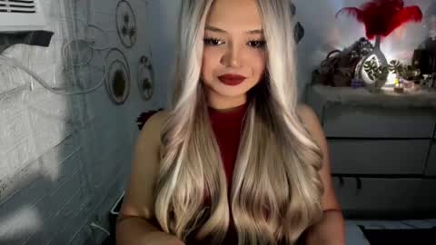 Snapshot of gorgeousamandarose chatting on February 15, 9:27 am Amanda rose online show from February 15, 9:27 am