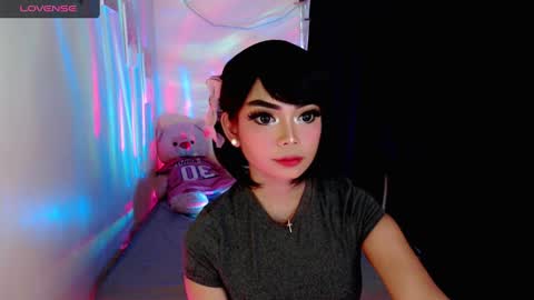 Snapshot of gorgeoustransgirl chatting on December 11, 2:44 pm Emmy online show from December 11, 2:44 pm