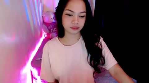 Snapshot of gorgeoustransgirl chatting on February 21, 10:50 am Emmy online show from February 21, 10:50 am