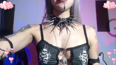 Snapshot of gothicute chatting on February 3, 6:45 am online show from February 3, 6:45 am