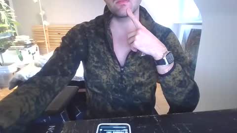 goura2000 online show from February 15, 1:32 pm