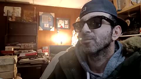 gqplayboy online show from December 18, 2:45 pm