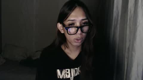 HoneyGrace online show from March 23, 4:12 pm