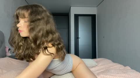 Snapshot of gracefulcharm_ chatting on February 3, 12:57 pm Daria online show from February 3, 12:57 pm