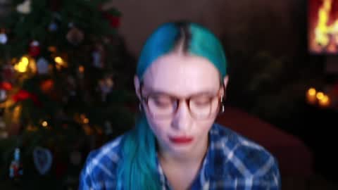 Snapshot of gracegreen chatting on December 28, 2:42 pm I will be glad to see you 30 N 1800 - 2300 gmt3 online show from December 28, 2:42 pm