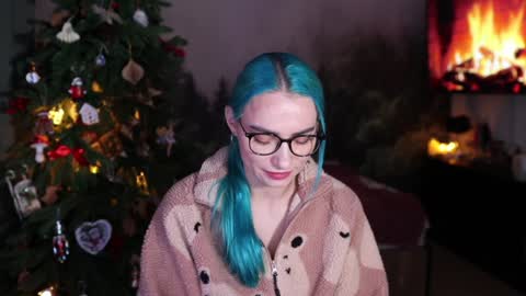 Snapshot of gracegreen chatting on December 20, 1:22 pm I will be glad to see you 30 N 1800 - 2300 gmt3 online show from December 20, 1:22 pm