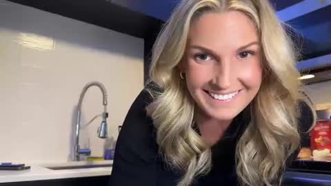 Snapshot of graciemae_baexx chatting on January 10, 9:10 pm Gracie Mae online show from January 10, 9:10 pm