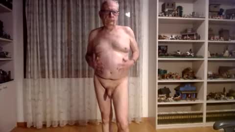 Snapshot of grandpach chatting on February 19, 6:21 pm grandpach online show from February 19, 6:21 pm