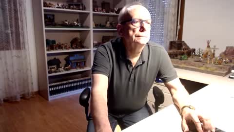 Snapshot of grandpach chatting on February 23, 3:29 pm grandpach online show from February 23, 3:29 pm