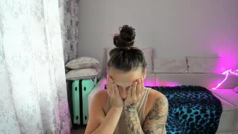 Anna online show from April 2, 1:02 am