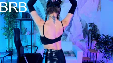 GrayceWild online show from January 8, 2:25 pm