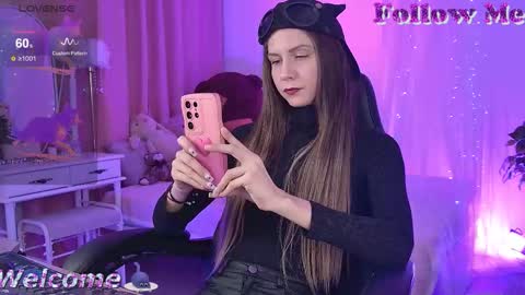 GrayceWild online show from November 3, 2:40 pm