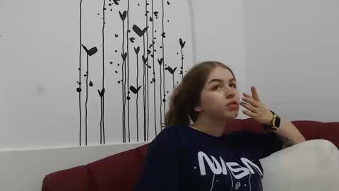 Snapshot of grecia_rouse chatting on September 18, 12:47 am GRECIA online show from September 18, 12:47 am