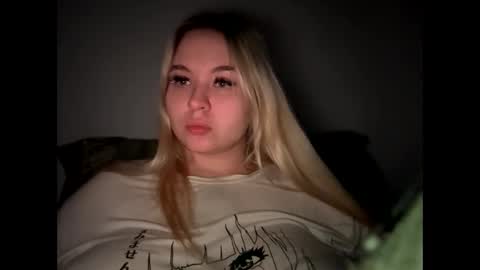 Lina 3 online show from April 22, 10:17 pm