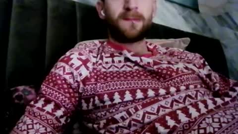 Snapshot of greendiamon chatting on December 24, 11:44 pm greendiamon online show from December 24, 11:44 pm
