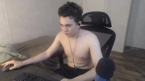 greendynomite_04 online show from April 7, 2:02 am