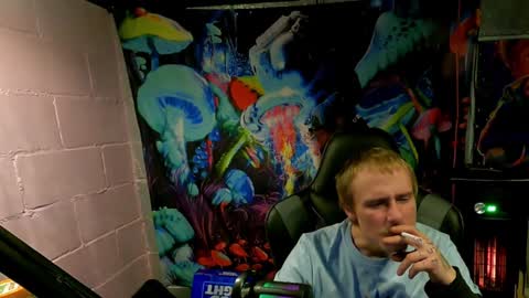 Greenlungs8195 online show from December 29, 9:39 am