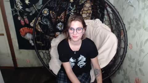 Lina online show from October 4, 4:16 pm