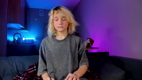 Greg-independent model online show from December 22, 5:22 am