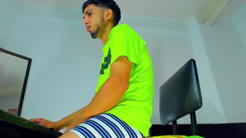 Snapshot of gregory_hardxx chatting on January 6, 4:02 pm GREGORY online show from January 6, 4:02 pm