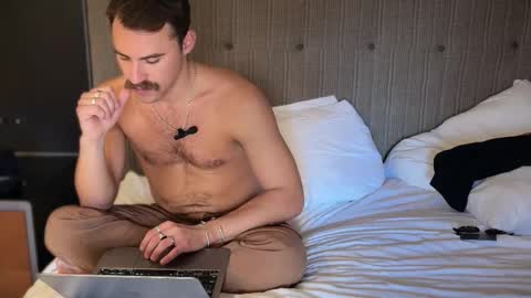 greyouTatx online show from November 11, 3:25 pm