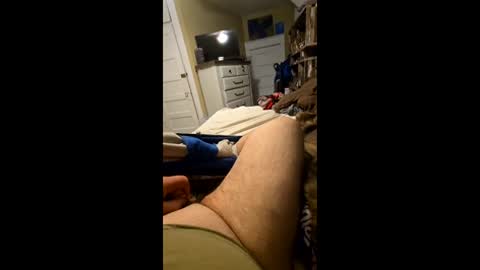 grizzely1975 online show from April 6, 2:42 am