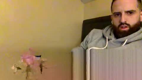 grobs123 online show from March 9, 8:24 pm