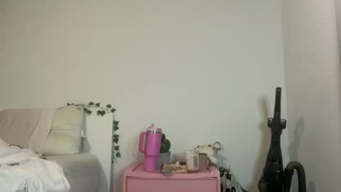 Snapshot of grrlgod chatting on January 19, 7:25 am grrlgod online show from January 19, 7:25 am
