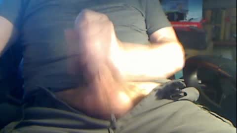 Snapshot of gruhahn chatting on December 10, 1:00 pm DankMess online show from December 10, 1:00 pm