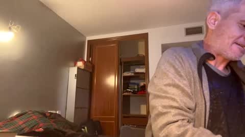 Snapshot of guardiannif_ chatting on March 3, 4:47 pm guardiannif_ online show from March 3, 4:47 pm