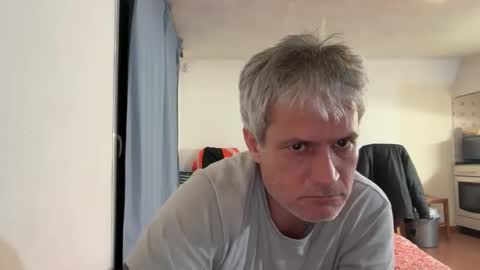 guardiannif_ online show from January 9, 9:09 pm