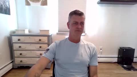 gudguy2025 online show from April 17, 2:19 pm