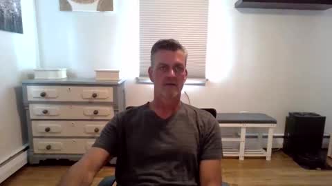 gudguy2025 online show from June 10, 3:22 pm