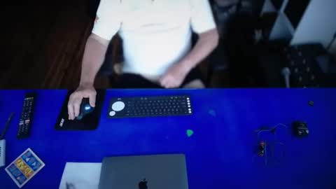 guesswhatigot2 online show from February 27, 9:02 am