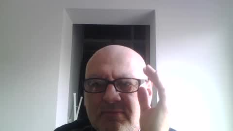 Snapshot of guide2 chatting on February 26, 10:38 am Dislove online show from February 26, 10:38 am