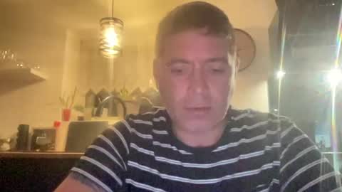 guil0 online show from October 22, 8:28 am