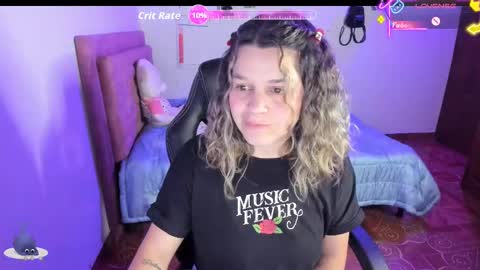 Snapshot of guinivere_blake chatting on September 18, 12:47 am Hello Im Julieta Im 25 years old welcome to my room have fun and be happy. online show from September 18, 12:47 am