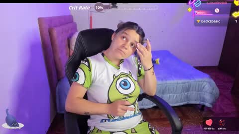 Snapshot of guinivere_blake chatting on September 16, 3:41 am Hello Im Julieta Im 25 years old welcome to my room have fun and be happy. online show from September 16, 3:41 am