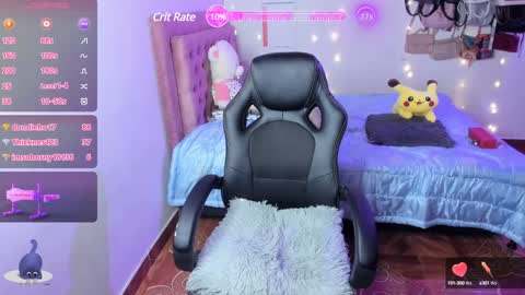 Snapshot of guinivere_blake chatting on February 3, 6:56 am Hello Im Julieta Im 25 years old welcome to my room have fun and be happy. online show from February 3, 6:56 am
