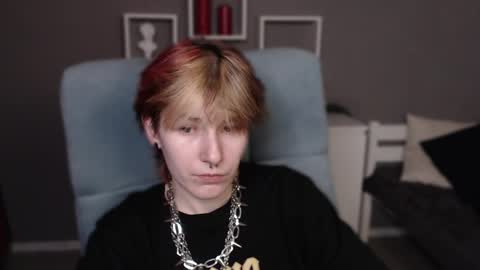 guitarandangell online show from April 22, 9:16 am