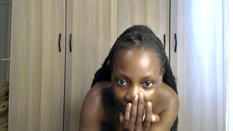 Snapshot of gulpess chatting on September 15, 12:17 pm Miss Incredible online show from September 15, 12:17 pm
