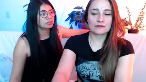 Snapshot of gumball_room chatting on February 5, 8:14 pm Vane blonde and Hazell black hair online show from February 5, 8:14 pm