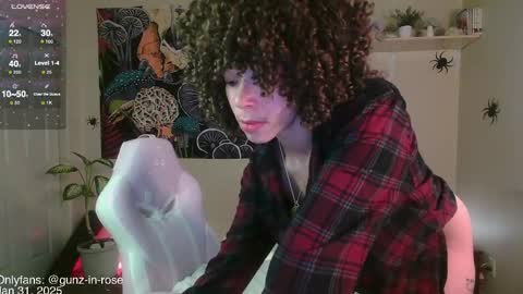 Snapshot of gunzinrose chatting on January 31, 8:22 pm Kylie online show from January 31, 8:22 pm