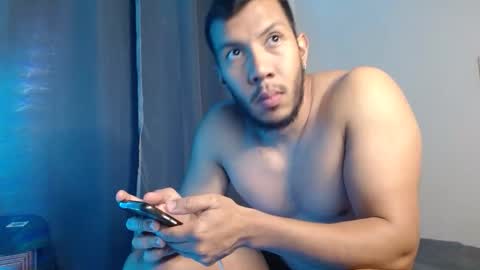 holl latino online show from January 9, 4:07 am