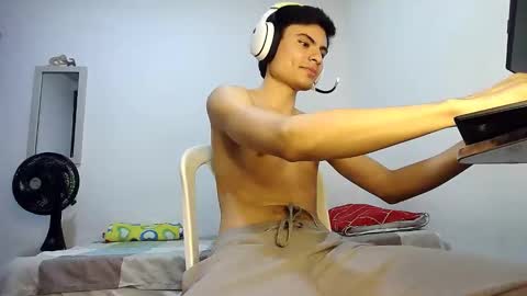  Guts  online show from November 13, 11:18 pm