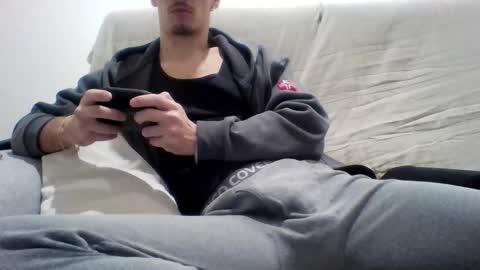 Flo online show from December 4, 4:39 pm