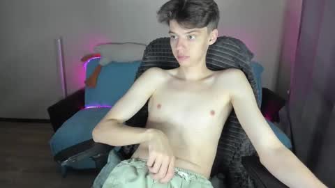 guy_liam1 online show from September 28, 7:34 pm